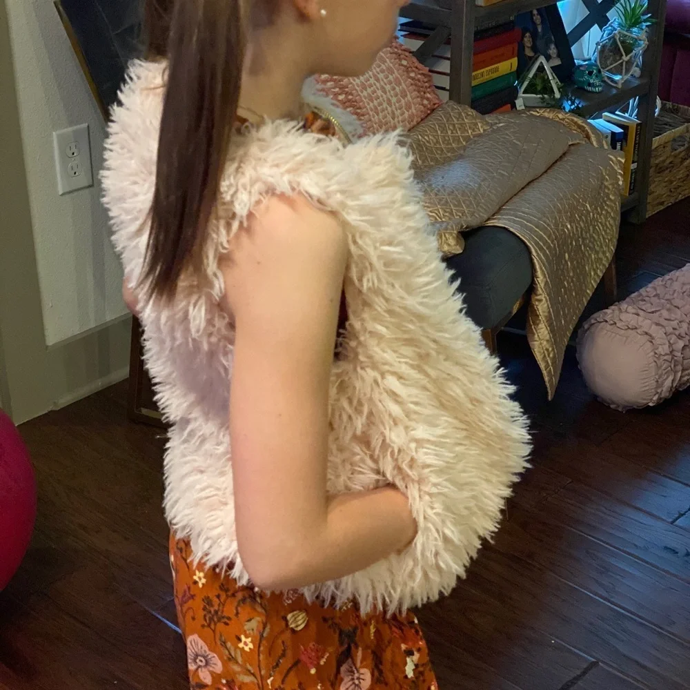 GB Girls Faux Light Pink Fur Vest Gold Zipper Sz 5​